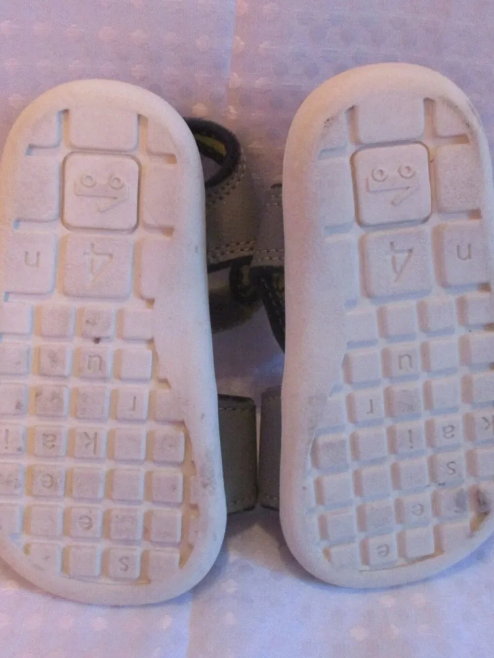 See Kai Run Basics Toddler Gray Water-Friendly Hook & Loop Sandals  Sz. 4
